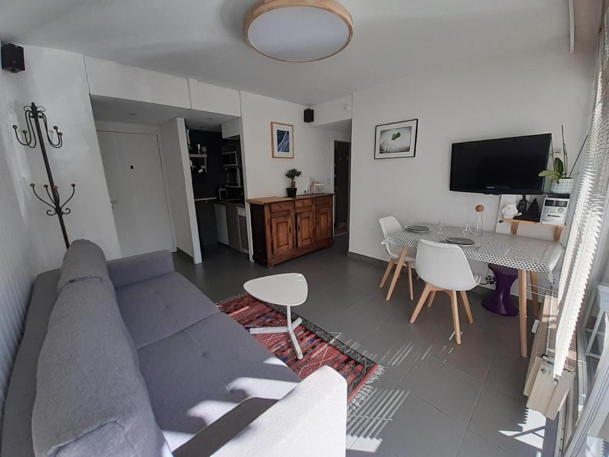 Studio Quartier Calme Centre Ville Vue Mont Blanc Chamonix Exterior photo